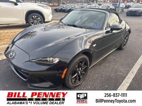 Used 2020 MAZDA MX-5 Miata Sport image 1