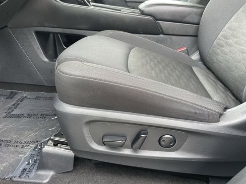 Used 2025 Nissan Pathfinder SV AWD/4WD image 21