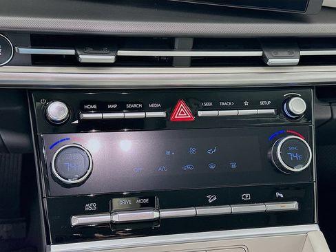 New 2026 Hyundai Santa Fe SE FWD image 13