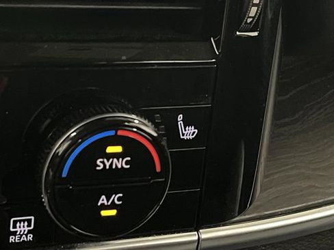 Used 2022 Nissan Rogue Platinum w/ Head-Up Display Package image 8