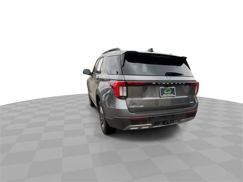 Used 2025 Ford Explorer Active w/ Active Comfort Package image 7