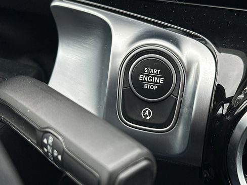 Used 2023 Mercedes-Benz GLB 250 4MATIC image 22