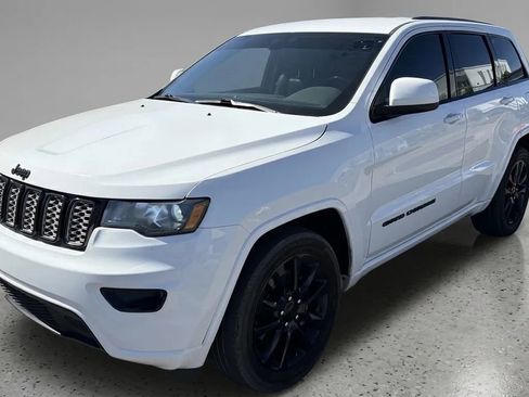 Used 2021 Jeep Grand Cherokee Laredo X RWD image 2