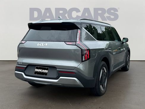 Used 2024 Kia EV9 Wind AWD/4WD image 7