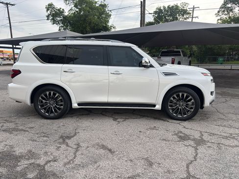 Used 2023 Nissan Armada Platinum w/ Captain's Chairs Package AWD/4WD image 4