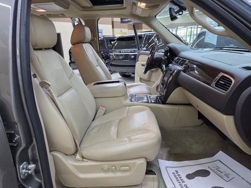 Used 2013 GMC Yukon Denali RWD image 21