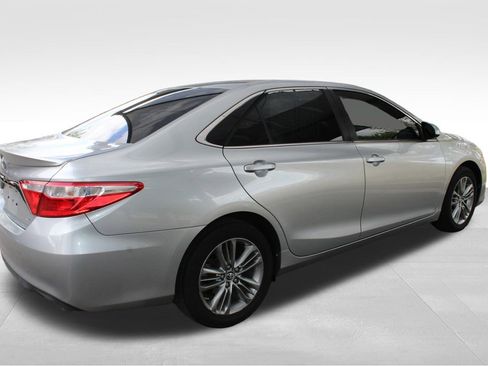 Used 2015 Toyota Camry SE FWD image 15