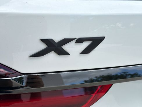 Used 2022 BMW X7 xDrive40i w/ M Sport Package AWD/4WD image 33