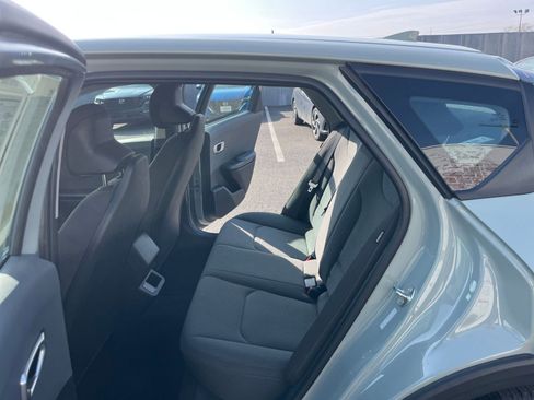 Used 2025 Kia K4 LXS image 26