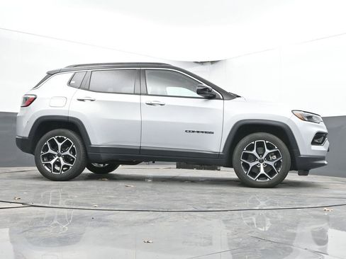 Used 2025 Jeep Compass Limited AWD/4WD image 54