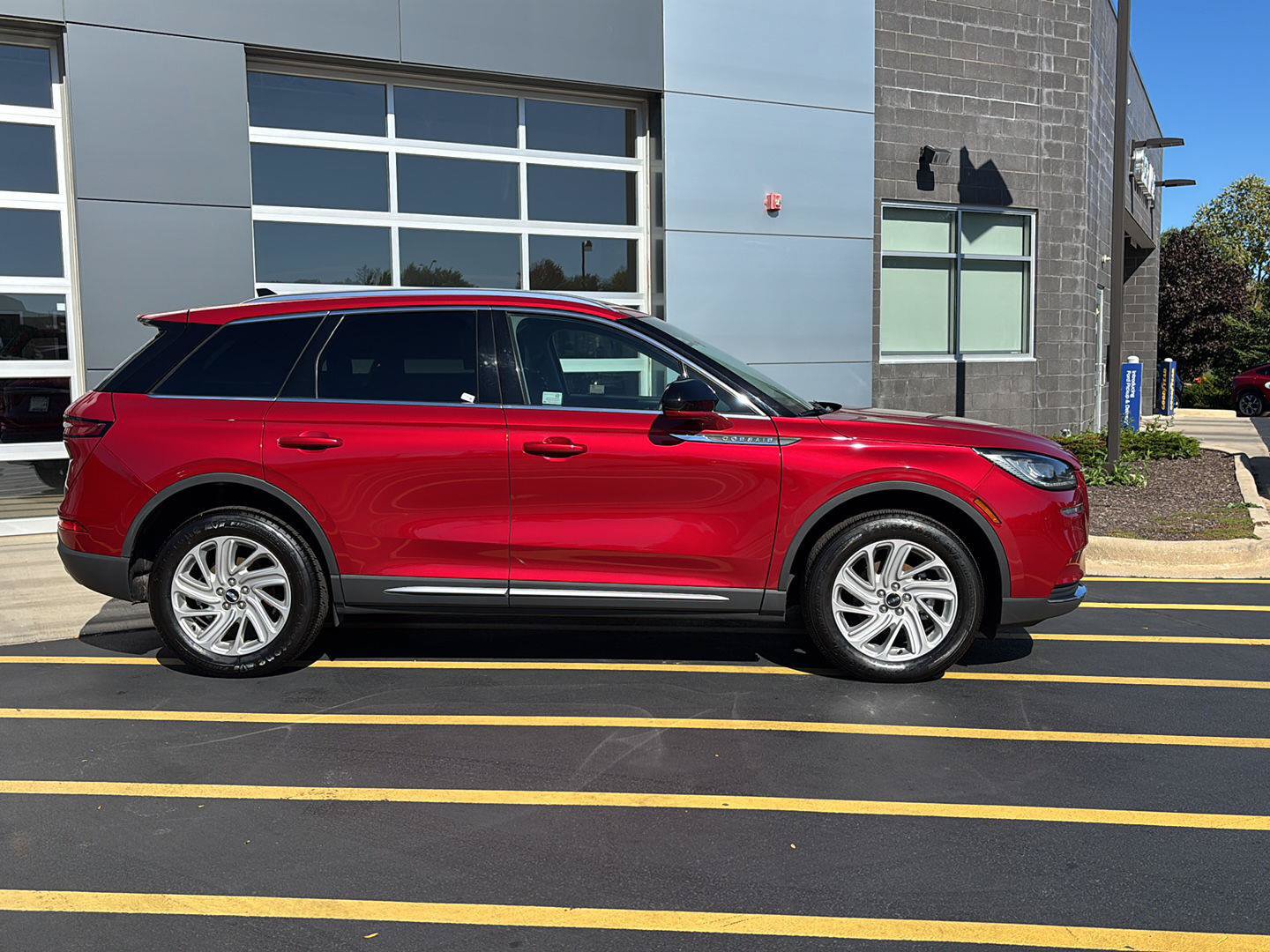 Used 2022 Lincoln Corsair FWD image 5