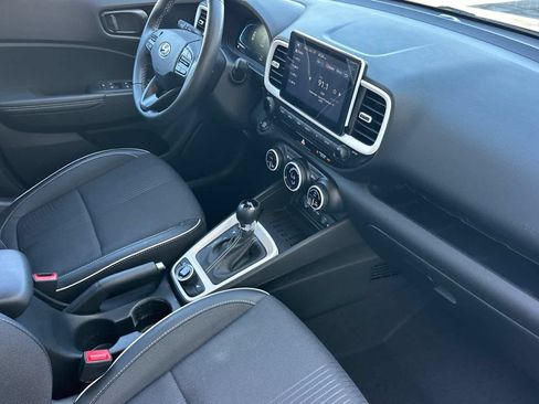 Used 2026 Hyundai Venue SEL FWD image 17