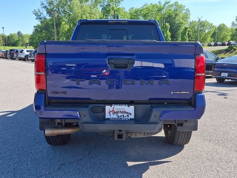 Used 2025 Toyota Tacoma TRD Off-Road w/ TRD Off Road Upgrade Package AWD/4WD image 5