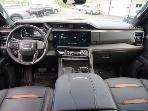 Used 2024 GMC Sierra 2500 AT4 w/ AT4 Premium Plus Package AWD/4WD image 26