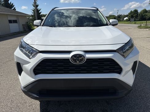 Used 2019 Toyota RAV4 LE AWD/4WD image 11