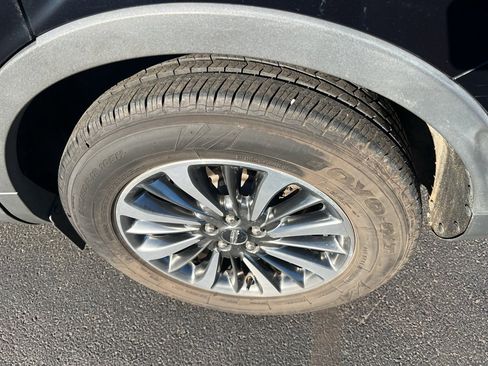 Used 2020 Lincoln Nautilus Premier w/ Equipment Group 101A image 9