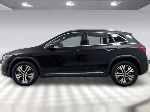 Used 2025 Mercedes-Benz GLA 250 4MATIC image 2