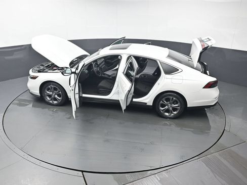 Certified 2024 Honda Accord EX image 45