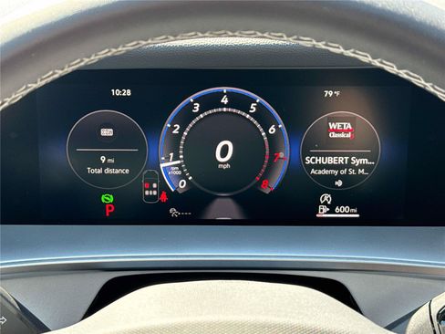 New 2026 Volkswagen Tiguan SE FWD image 19
