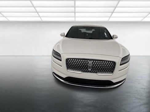 Used 2023 Lincoln Nautilus Reserve image 2