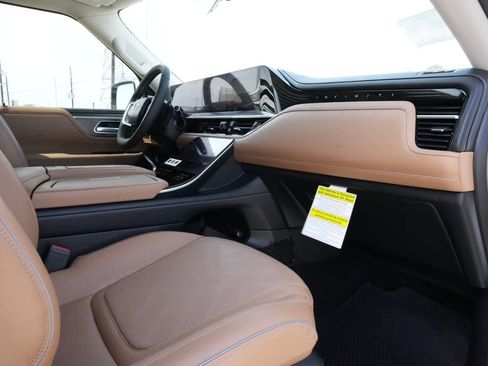 New 2026 INFINITI QX80 Luxe image 22