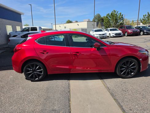 Used 2018 MAZDA MAZDA3 Grand Touring FWD image 8