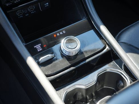 Used 2022 Jeep Grand Cherokee L Limited AWD/4WD image 23