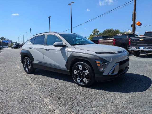 Used 2025 Hyundai Kona SEL FWD image 3