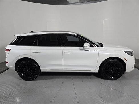 Certified 2021 Lincoln Corsair Reserve image 3