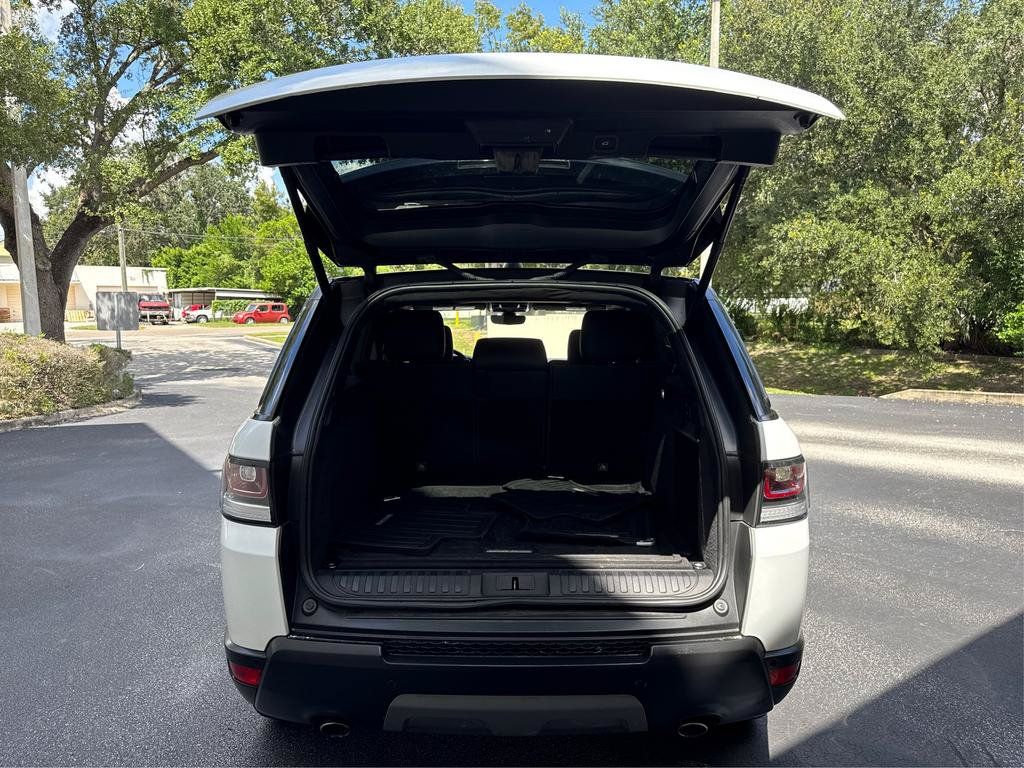 Used 2017 Land Rover Range Rover Sport SE AWD/4WD image 12