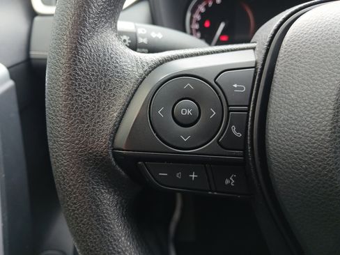 Used 2025 Toyota RAV4 XLE AWD/4WD image 11