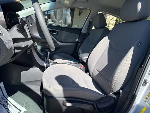 Used 2013 Hyundai Elantra GLS image 9