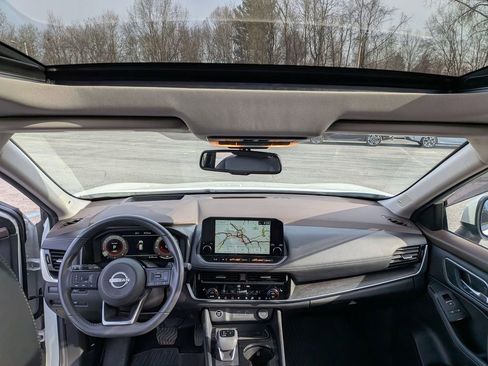 Used 2023 Nissan Rogue Platinum w/ Platinum Premium Package image 18