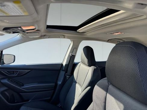 Used 2017 Subaru Impreza 2.0i Premium image 11