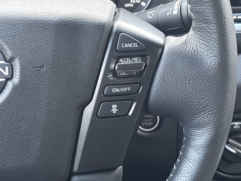 Used 2022 Nissan Frontier SV AWD/4WD image 5