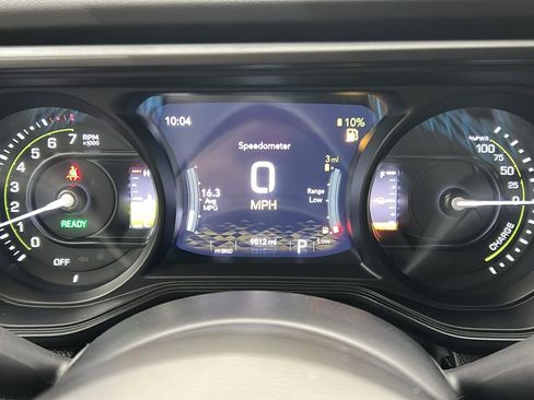 Used 2024 Jeep Wrangler Unlimited Rubicon 4xe image 29