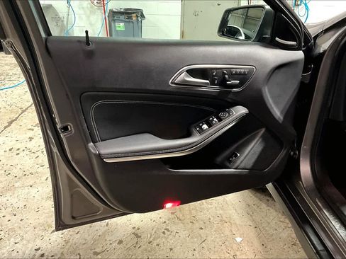 Used 2015 Mercedes-Benz GLA 250 4MATIC image 22