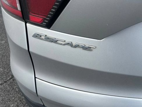Used 2018 Ford Escape Titanium AWD/4WD image 10