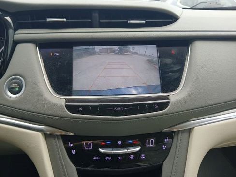 Used 2019 Cadillac XT5 Premium Luxury FWD image 18