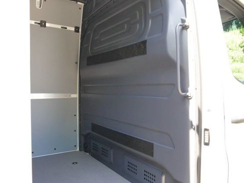 Used 2025 Mercedes-Benz Sprinter 2500 image 27