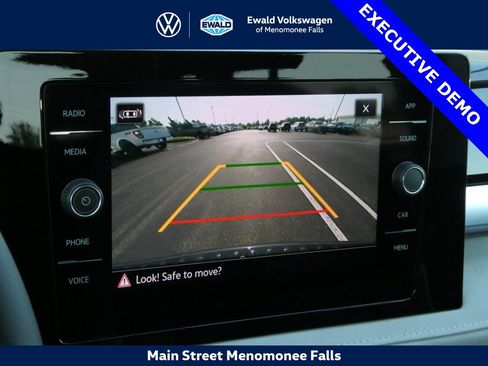 New 2025 Volkswagen Taos SE image 7