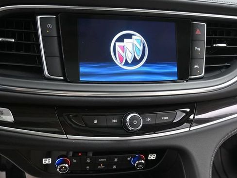 Used 2022 Buick Enclave Essence w/ Experience Buick Package FWD image 28