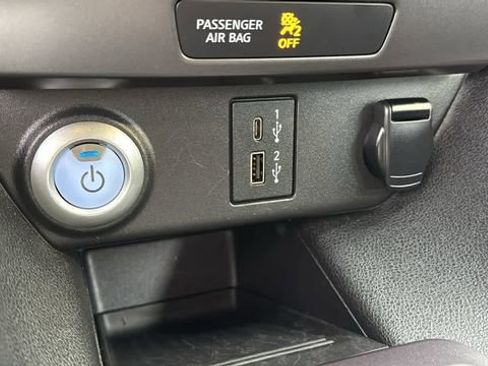 Certified 2022 Nissan Leaf S image 19