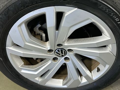 Used 2023 Volkswagen Atlas SE FWD image 32