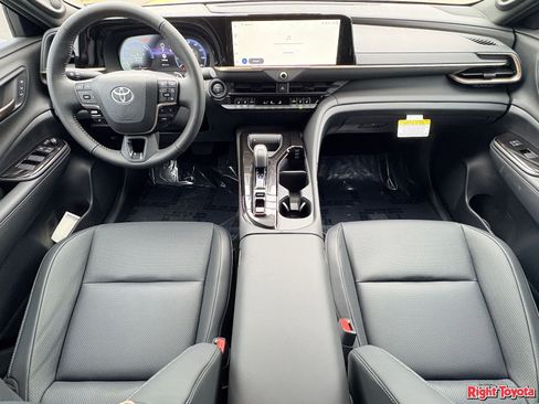 New 2025 Toyota Crown Signia image 17