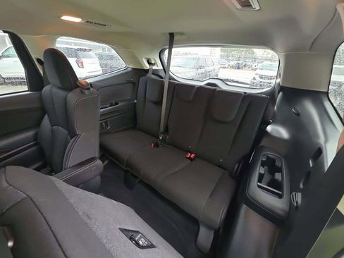 Certified 2024 Subaru Ascent Premium w/ Convenience Package image 8