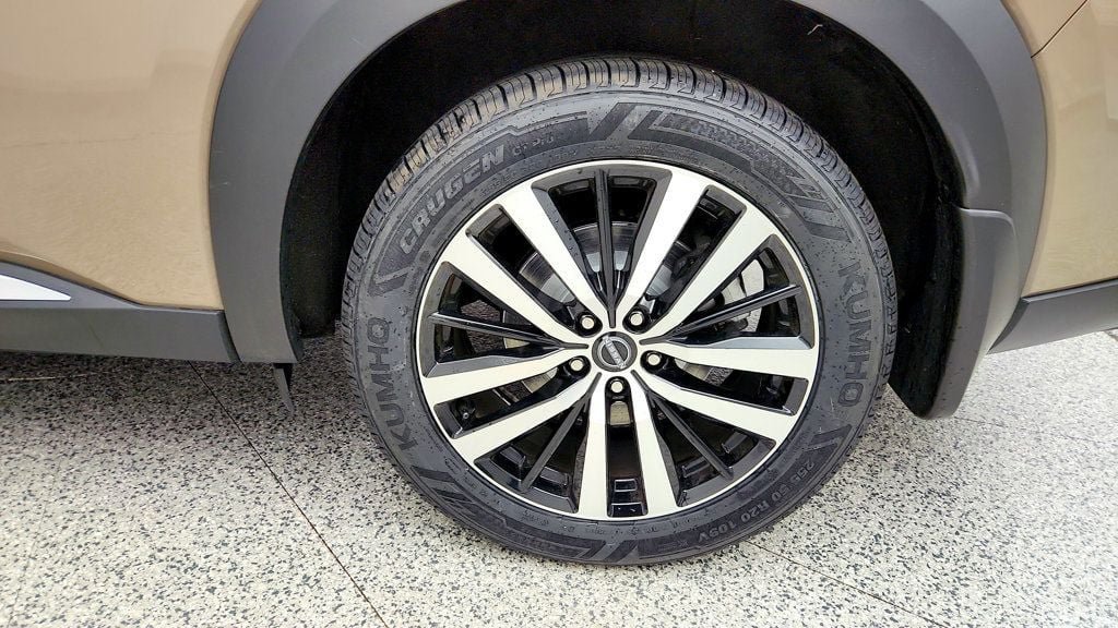 Used 2023 Nissan Pathfinder Platinum AWD/4WD image 9