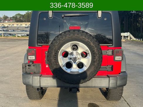 Used 2018 Jeep Wrangler Unlimited Sport w/ Connectivity Group image 4