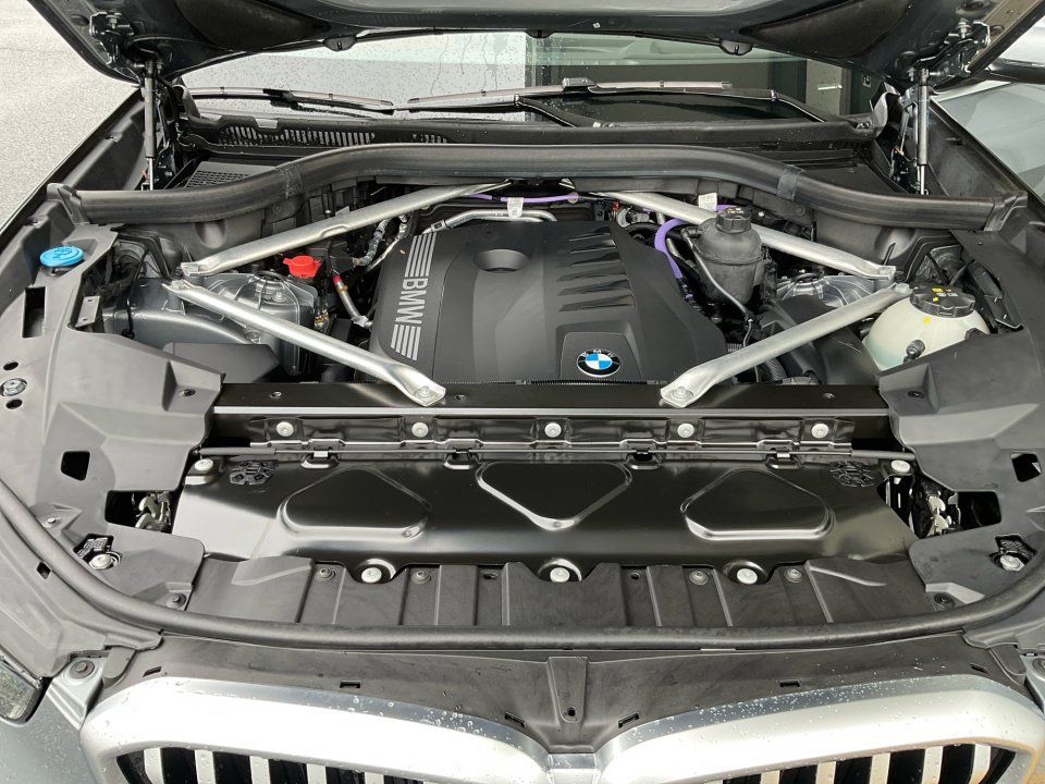 Used 2025 BMW X5 sDrive40i RWD image 16