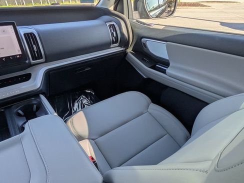 Certified 2027 Ford Expedition Active RWD image 19